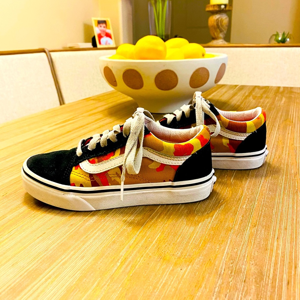 Boy’s Vans Old Skool Sneaker